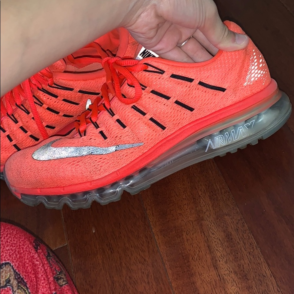 Nike air maxes